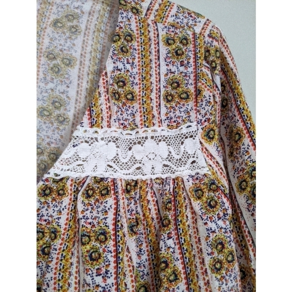 Modcloth Boho Floral Lace Trumpet Bell Sleeves Top - Picture 5 of 6